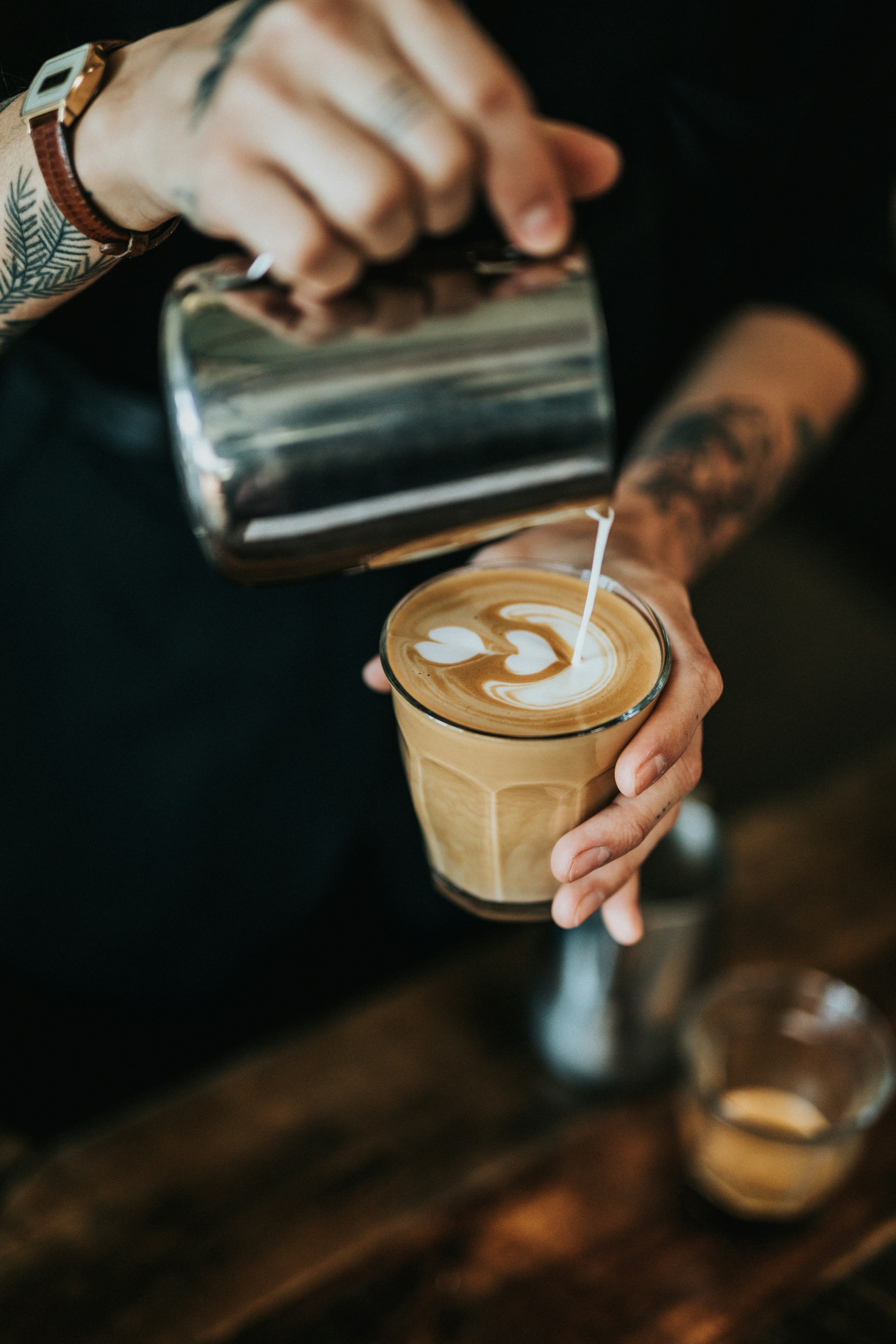 Professionelle Espresso-Extraktion mit nacktem Siebträger